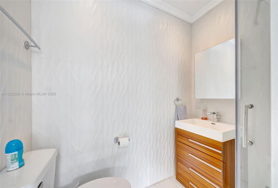 На продажу: $2,700,000 (4 спален, 3 ванн, 2038 Квадратных фут)