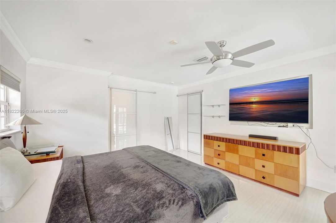 На продажу: $2,700,000 (4 спален, 3 ванн, 2038 Квадратных фут)