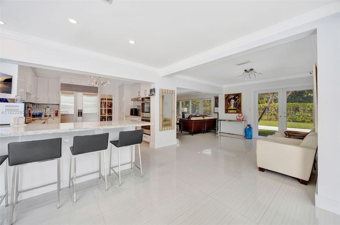 На продажу: $2,700,000 (4 спален, 3 ванн, 2038 Квадратных фут)