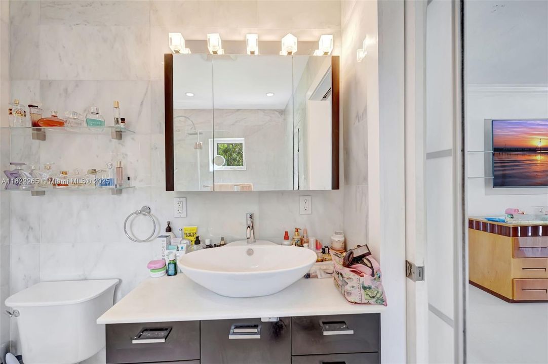 На продажу: $2,700,000 (4 спален, 3 ванн, 2038 Квадратных фут)