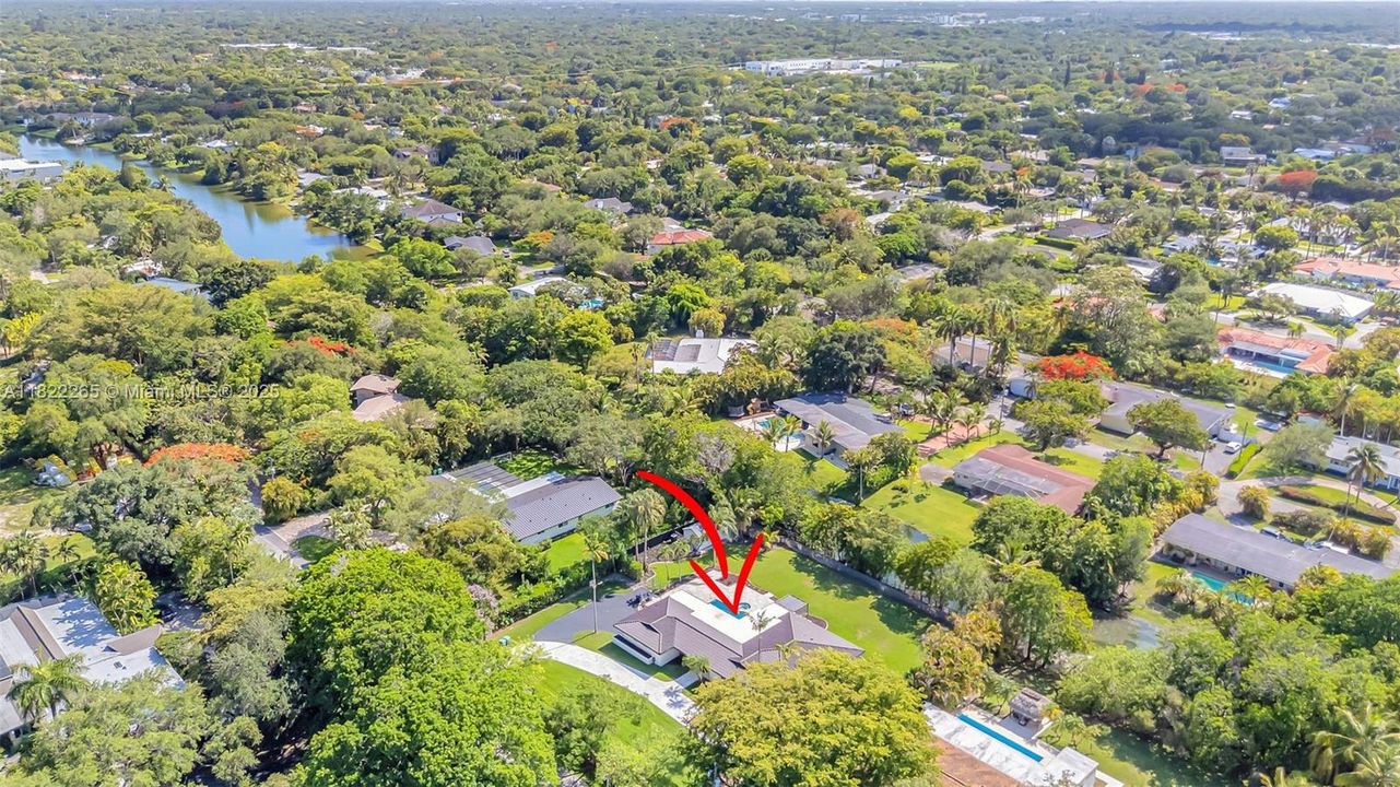 На продажу: $2,700,000 (4 спален, 3 ванн, 2038 Квадратных фут)