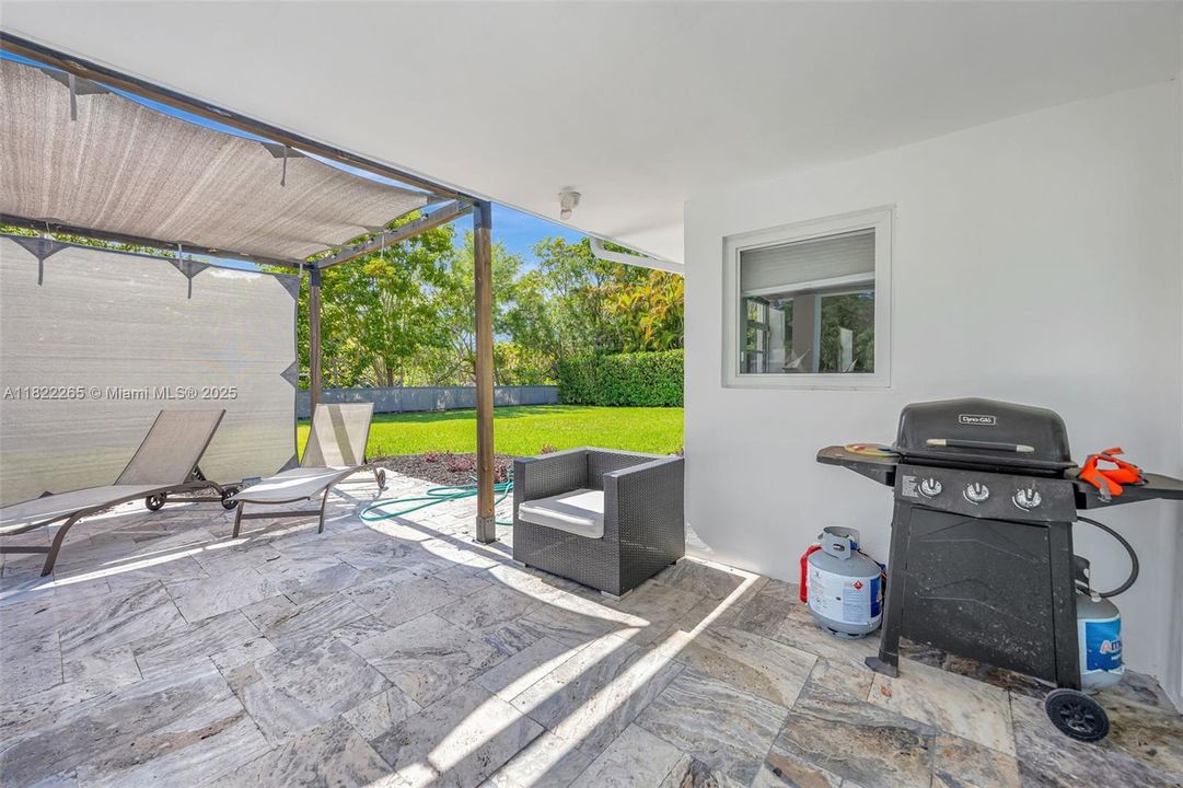 Barbeque & Covered Pool Area