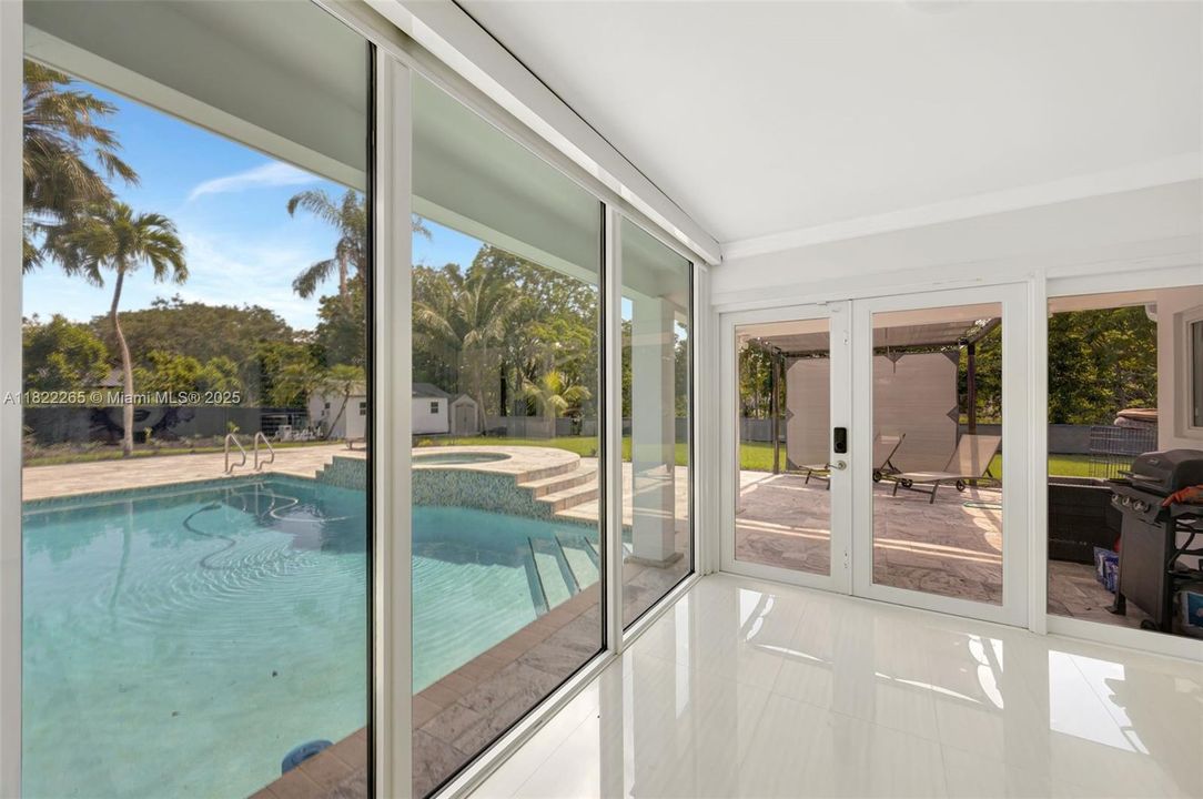 На продажу: $2,700,000 (4 спален, 3 ванн, 2038 Квадратных фут)