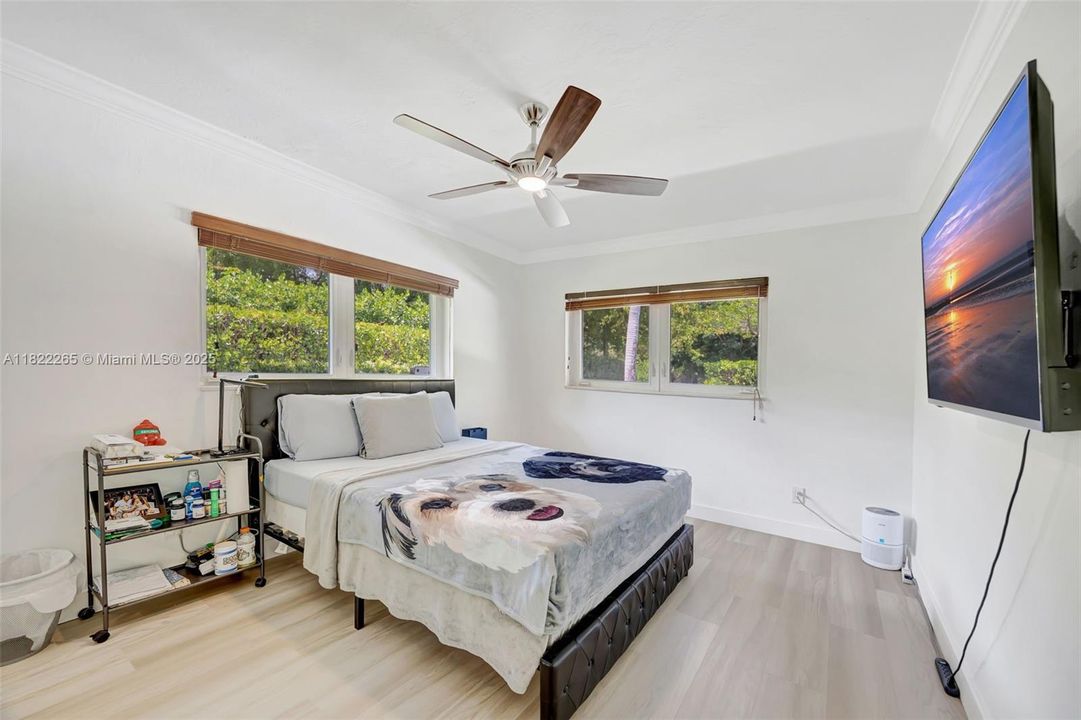 На продажу: $2,700,000 (4 спален, 3 ванн, 2038 Квадратных фут)