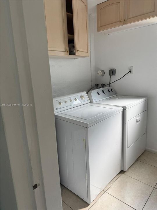 For Sale: $459,900 (3 beds, 2 baths, 1232 Square Feet)