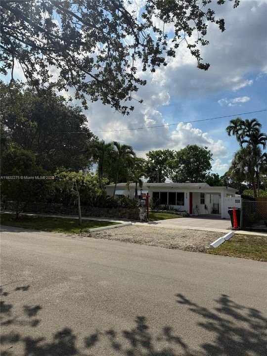 For Sale: $459,900 (3 beds, 2 baths, 1232 Square Feet)