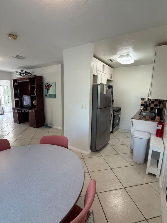 For Sale: $459,900 (3 beds, 2 baths, 1232 Square Feet)