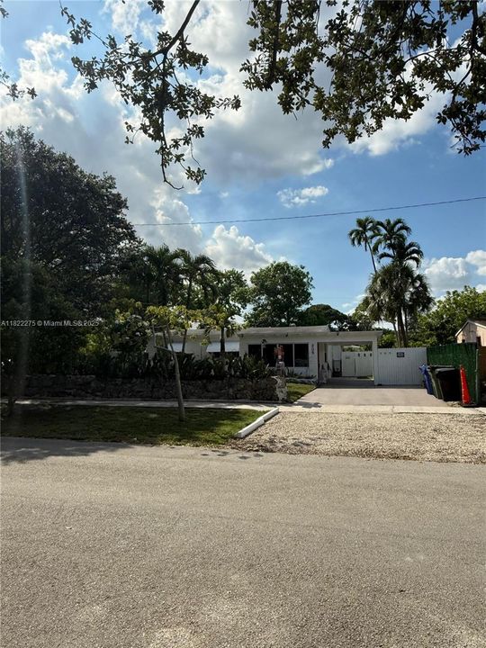 For Sale: $459,900 (3 beds, 2 baths, 1232 Square Feet)