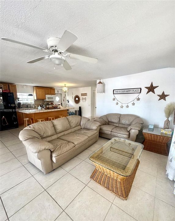 For Sale: $799,900 (3 beds, 2 baths, 1472 Square Feet)