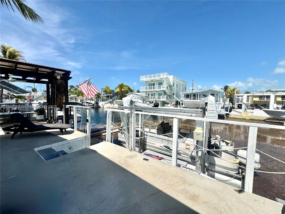 For Sale: $799,900 (3 beds, 2 baths, 1472 Square Feet)