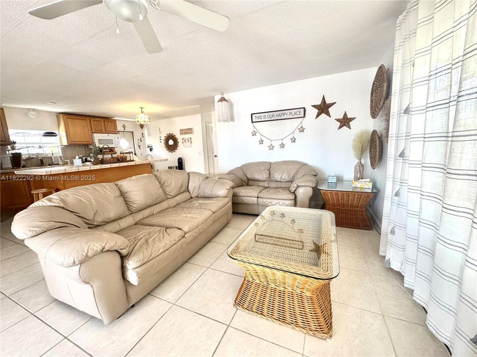 For Sale: $799,900 (3 beds, 2 baths, 1472 Square Feet)