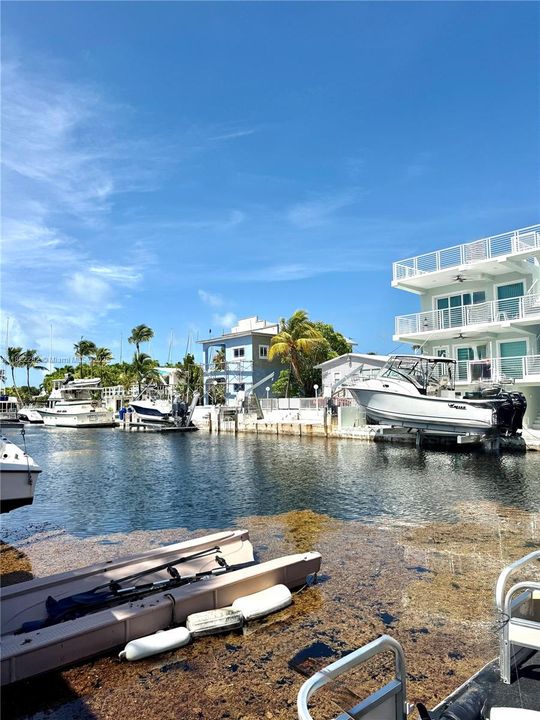 For Sale: $799,900 (3 beds, 2 baths, 1472 Square Feet)