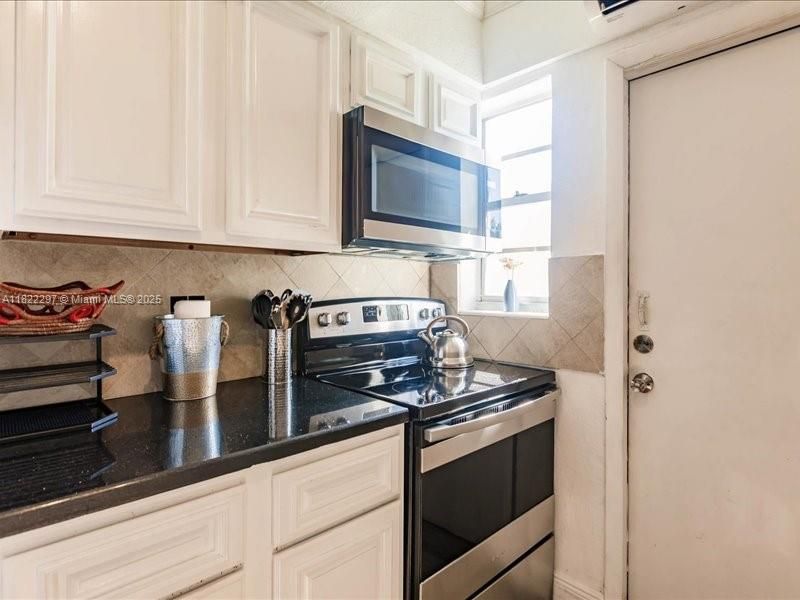 Vendido Recientemente: $220,000 (0 camas, 1 baños, 401 Pies cuadrados)