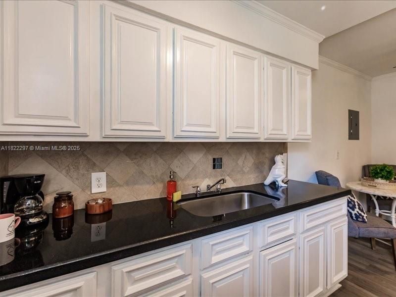 Vendido Recientemente: $220,000 (0 camas, 1 baños, 401 Pies cuadrados)