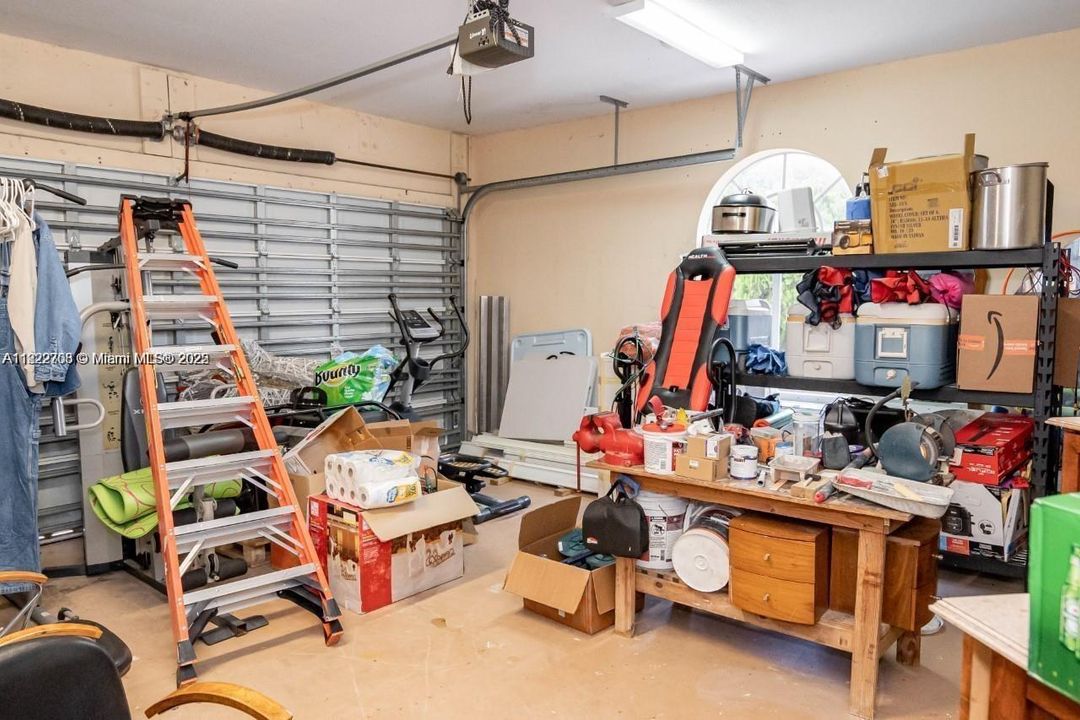 Recently Sold: $1,300,000 (4 beds, 3 baths, 3367 Square Feet)