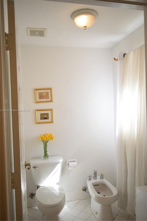 最近租的: $4,800 (4 贝兹, 3 浴室, 2384 平方英尺)