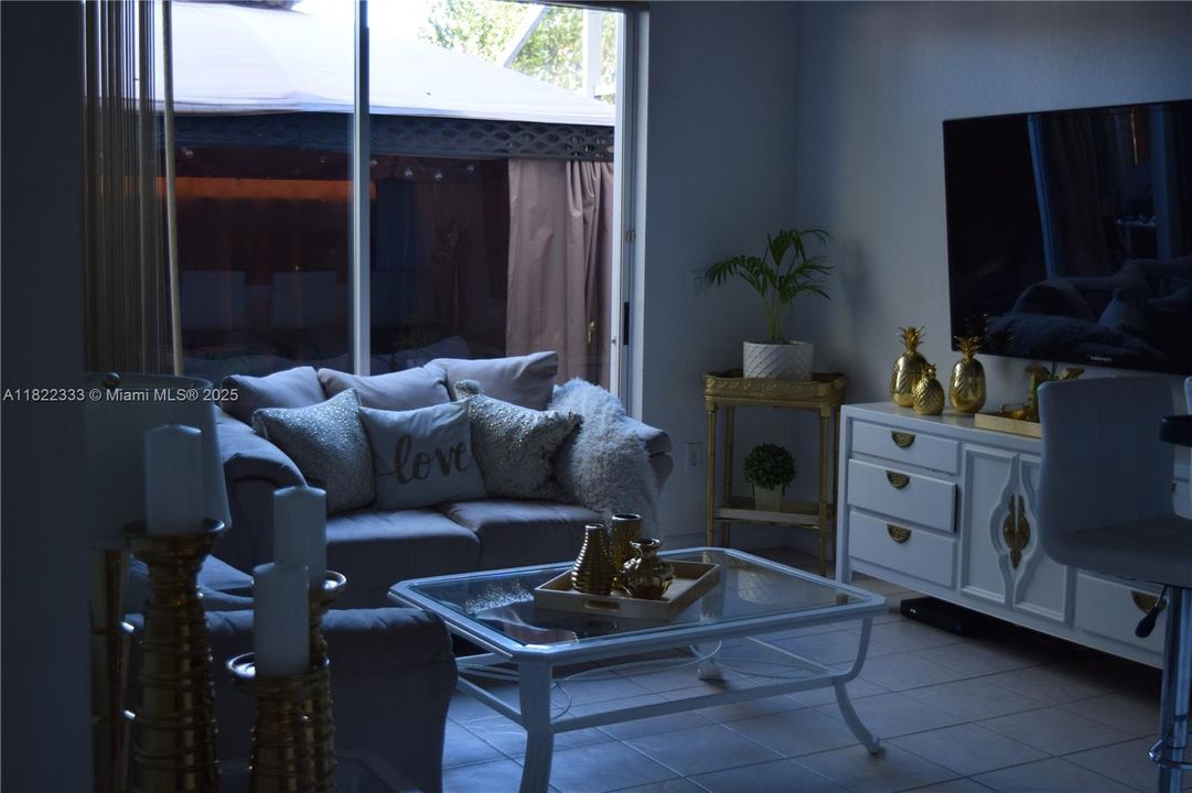 最近租的: $4,800 (4 贝兹, 3 浴室, 2384 平方英尺)