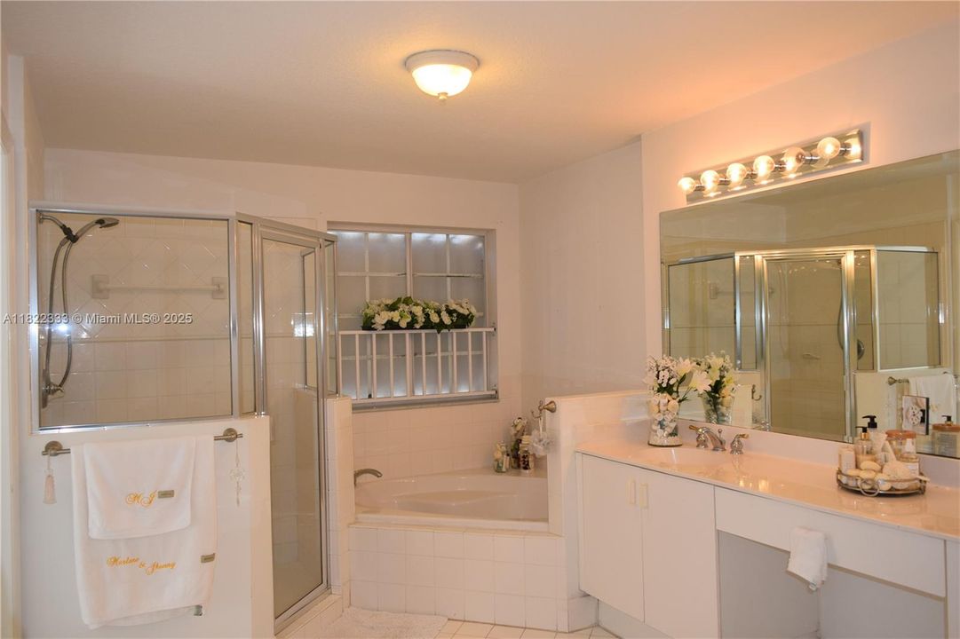 最近租的: $4,800 (4 贝兹, 3 浴室, 2384 平方英尺)