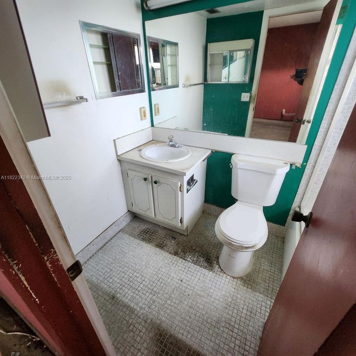 Недавно продано: $54,600 (1 спален, 1 ванн, 700 Квадратных фут)