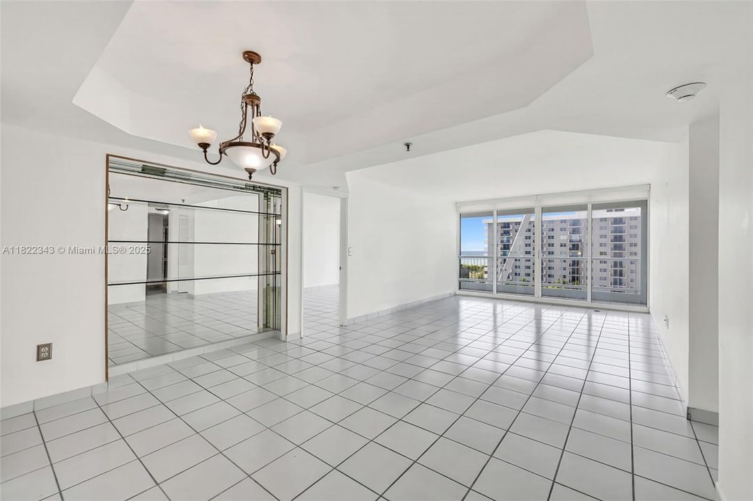 For Sale: $788,000 (2 beds, 2 baths, 1277 Square Feet)