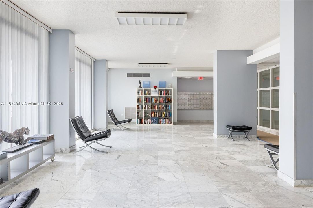 For Sale: $788,000 (2 beds, 2 baths, 1277 Square Feet)