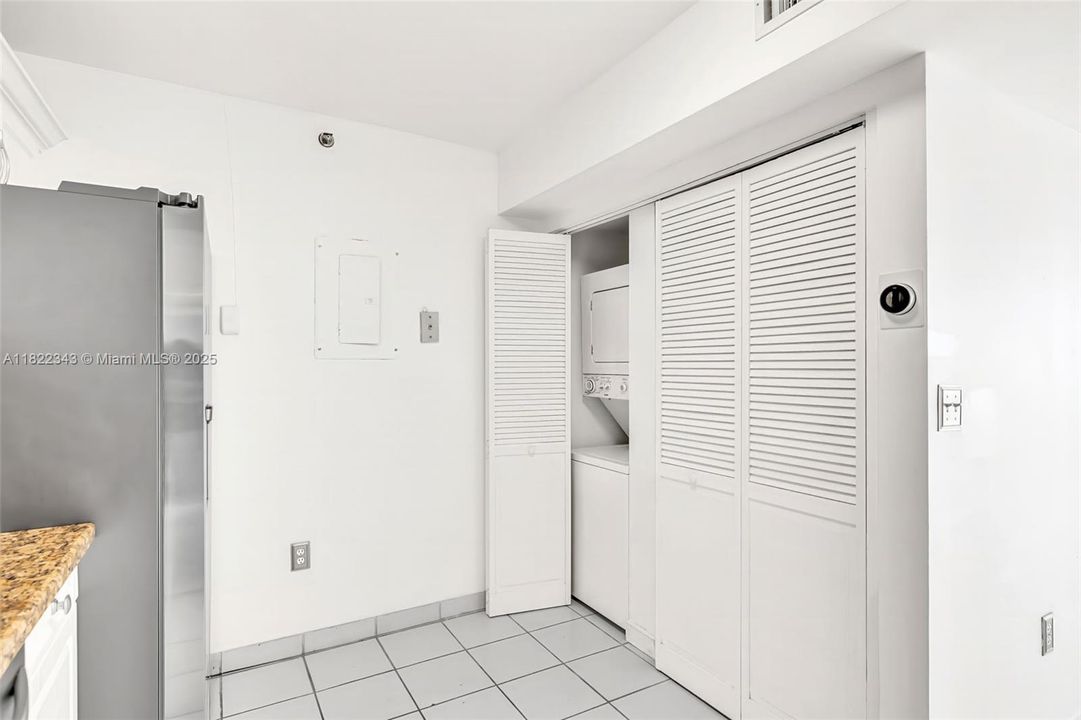 For Sale: $788,000 (2 beds, 2 baths, 1277 Square Feet)