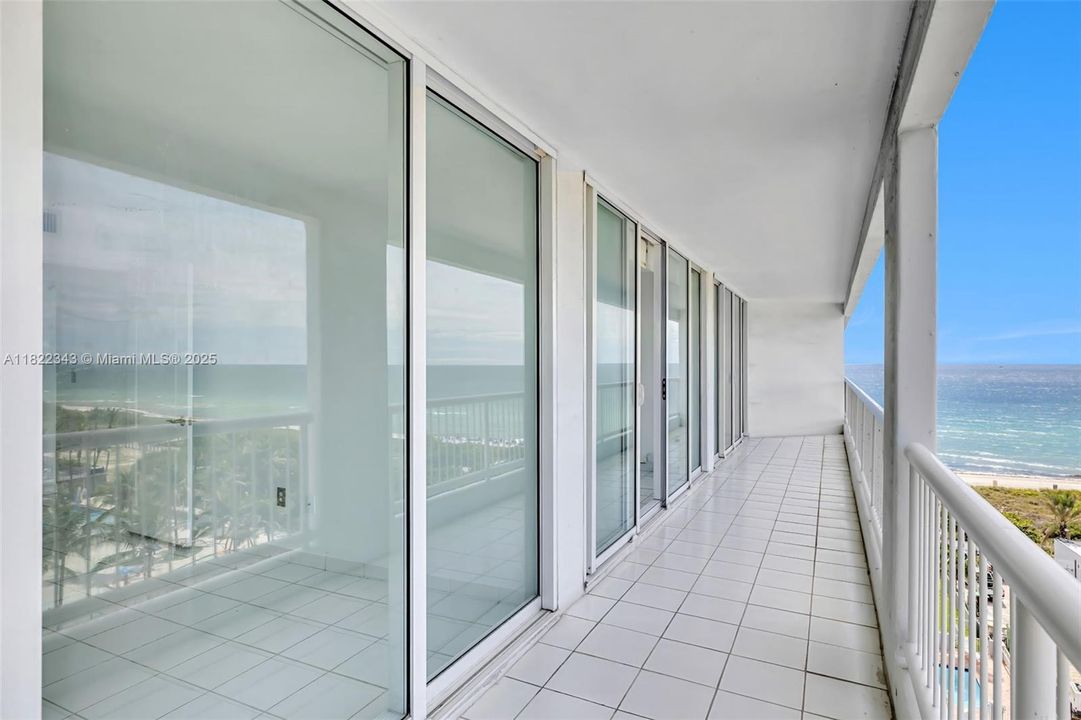 For Sale: $788,000 (2 beds, 2 baths, 1277 Square Feet)