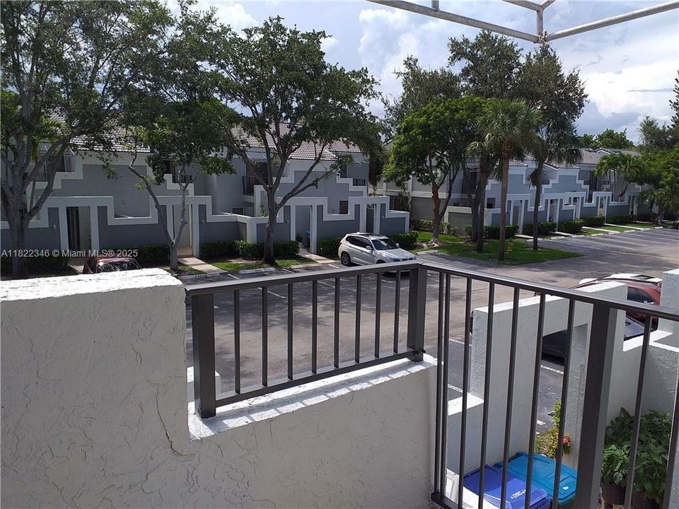 For Sale: $309,900 (2 beds, 2 baths, 1332 Square Feet)