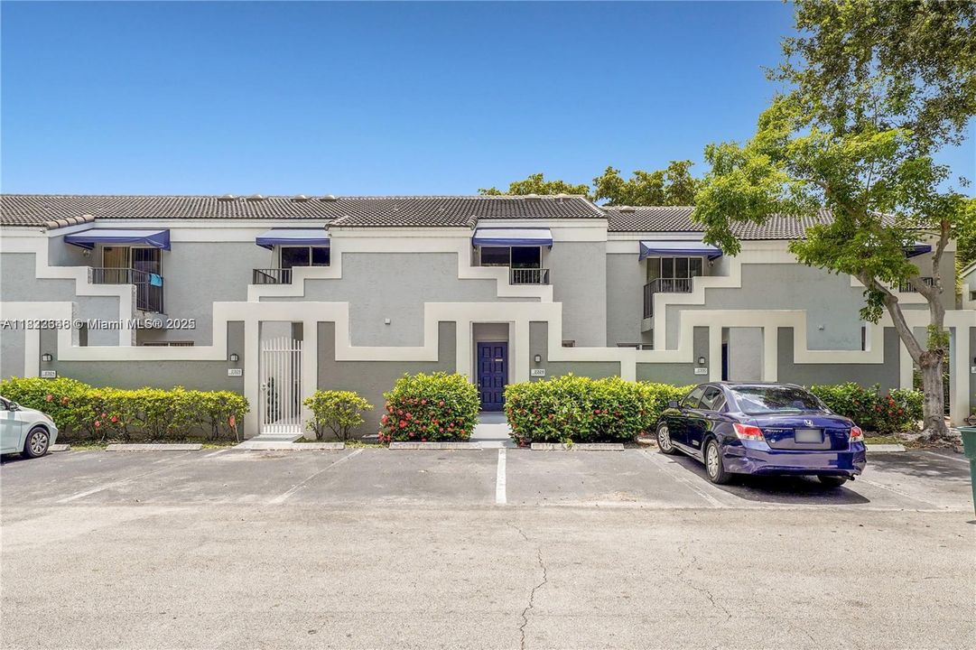 For Sale: $309,900 (2 beds, 2 baths, 1332 Square Feet)