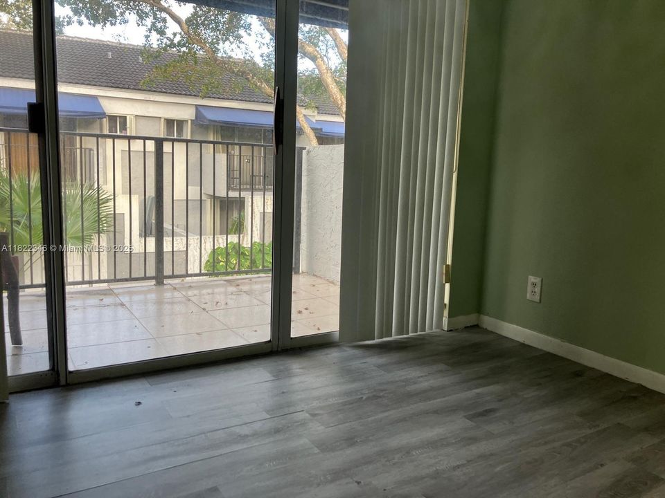 For Sale: $309,900 (2 beds, 2 baths, 1332 Square Feet)