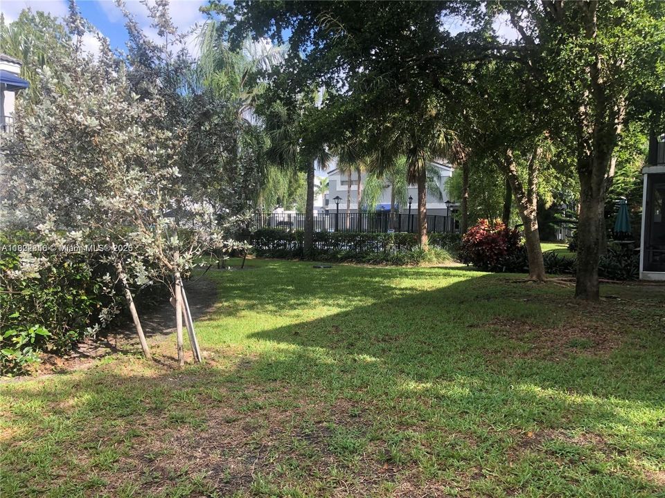 For Sale: $309,900 (2 beds, 2 baths, 1332 Square Feet)