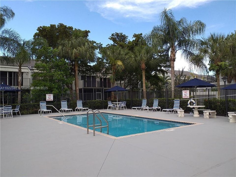 For Sale: $309,900 (2 beds, 2 baths, 1332 Square Feet)