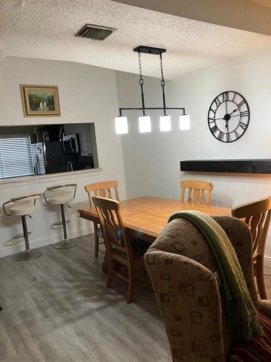 For Sale: $309,900 (2 beds, 2 baths, 1332 Square Feet)