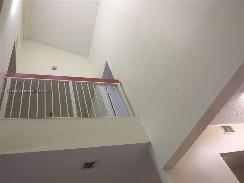 For Sale: $309,900 (2 beds, 2 baths, 1332 Square Feet)