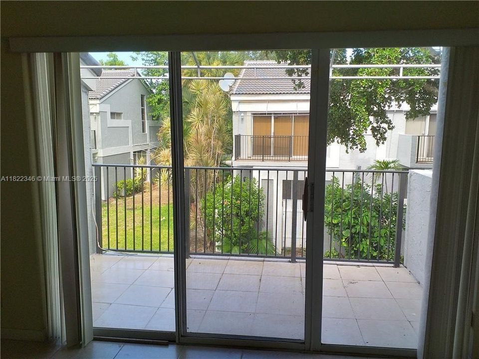 For Sale: $309,900 (2 beds, 2 baths, 1332 Square Feet)