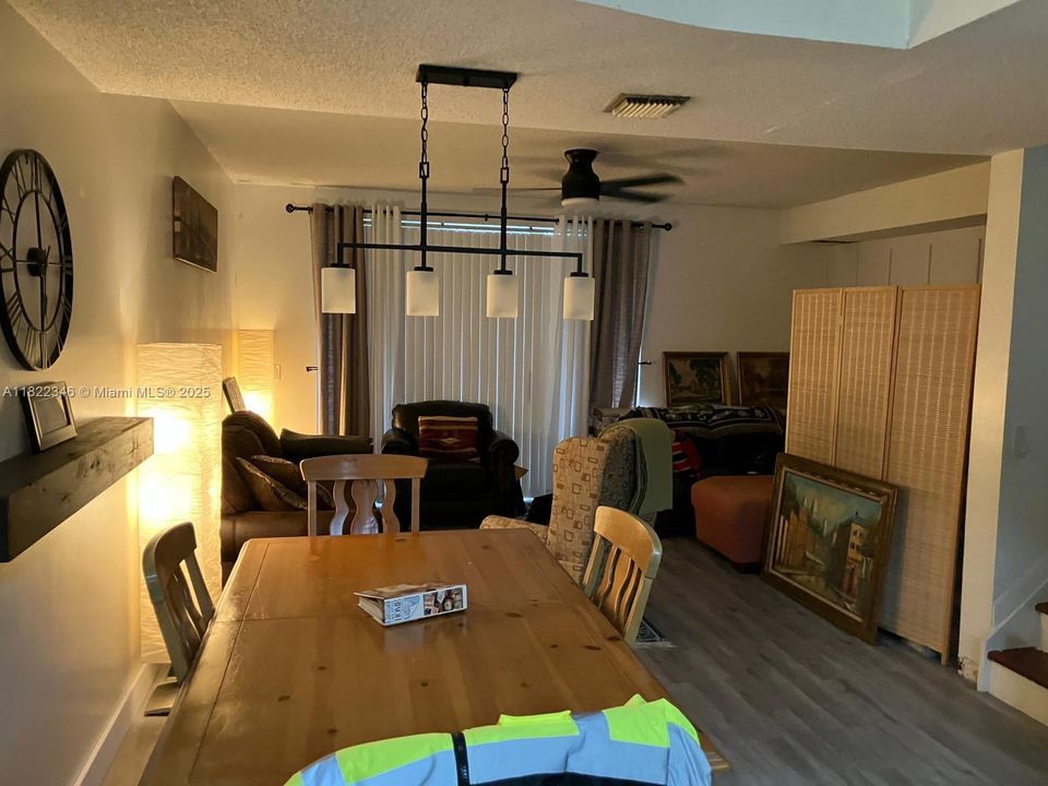 For Sale: $309,900 (2 beds, 2 baths, 1332 Square Feet)