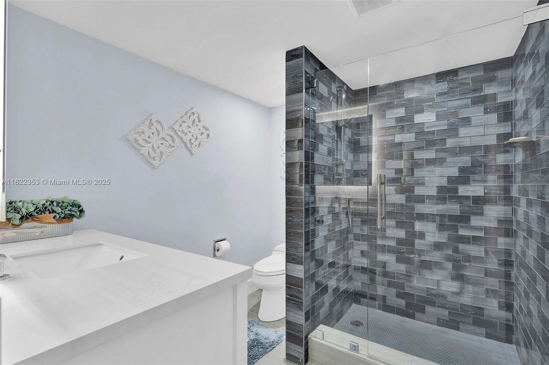 For Sale: $1,150,000 (2 beds, 2 baths, 1821 Square Feet)