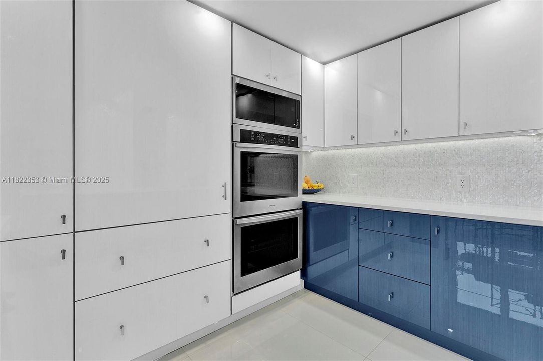 For Sale: $1,150,000 (2 beds, 2 baths, 1821 Square Feet)