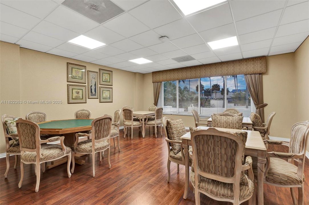 For Sale: $1,150,000 (2 beds, 2 baths, 1821 Square Feet)