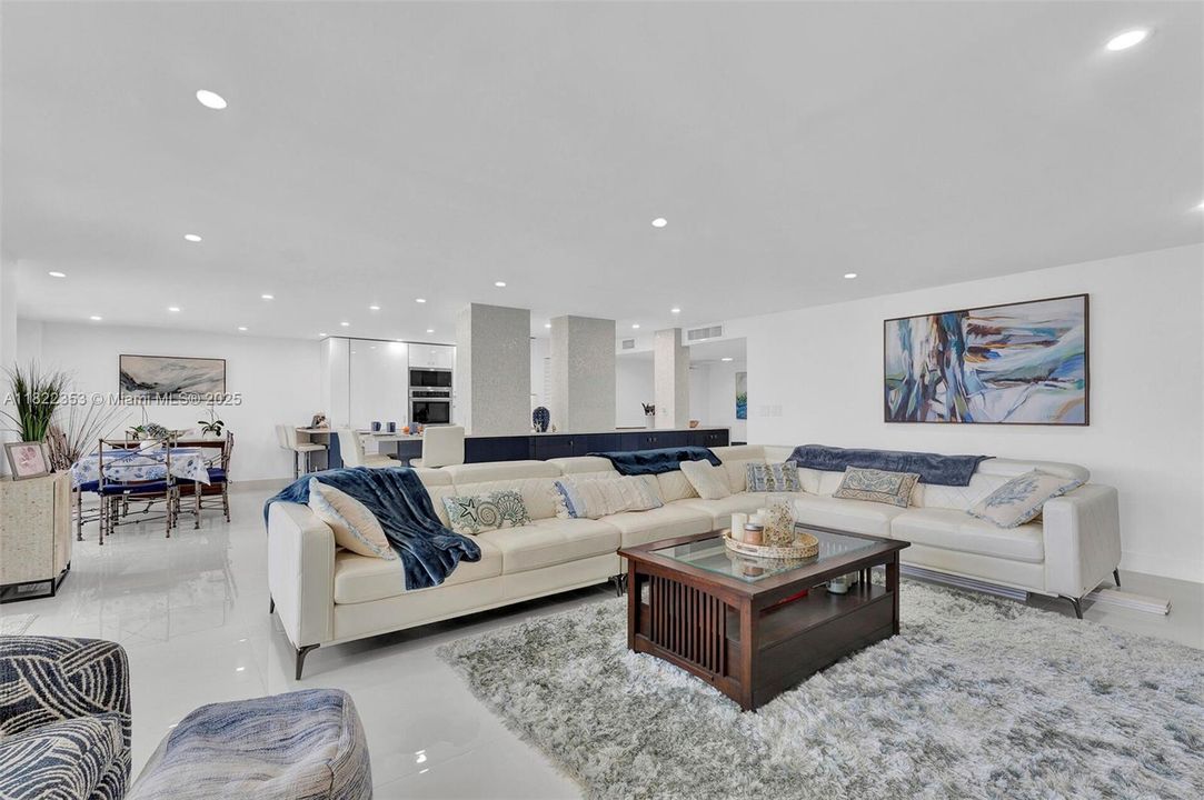 For Sale: $1,150,000 (2 beds, 2 baths, 1821 Square Feet)