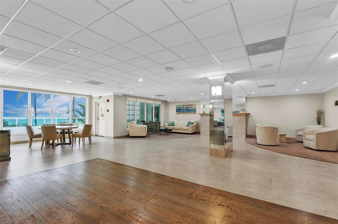 For Sale: $1,150,000 (2 beds, 2 baths, 1821 Square Feet)