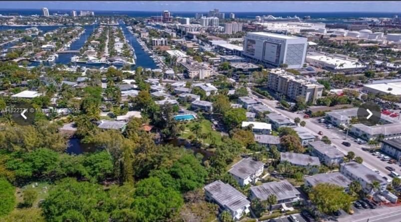 出租: $1,750 (2 贝兹, 1 浴室, 600 平方英尺)