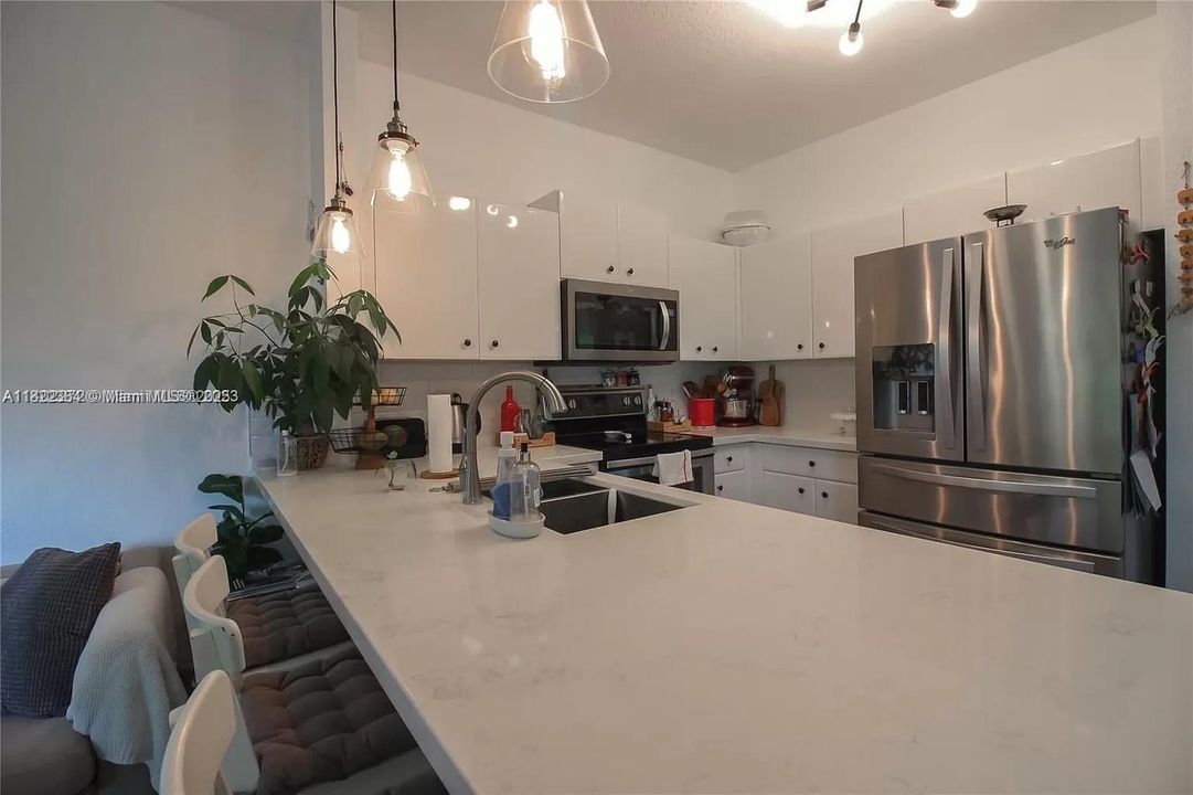 For Sale: $590,000 (4 beds, 2 baths, 1952 Square Feet)