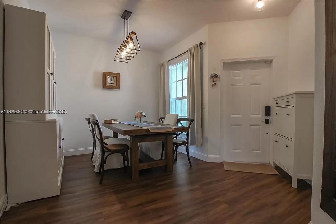 For Sale: $590,000 (4 beds, 2 baths, 1952 Square Feet)