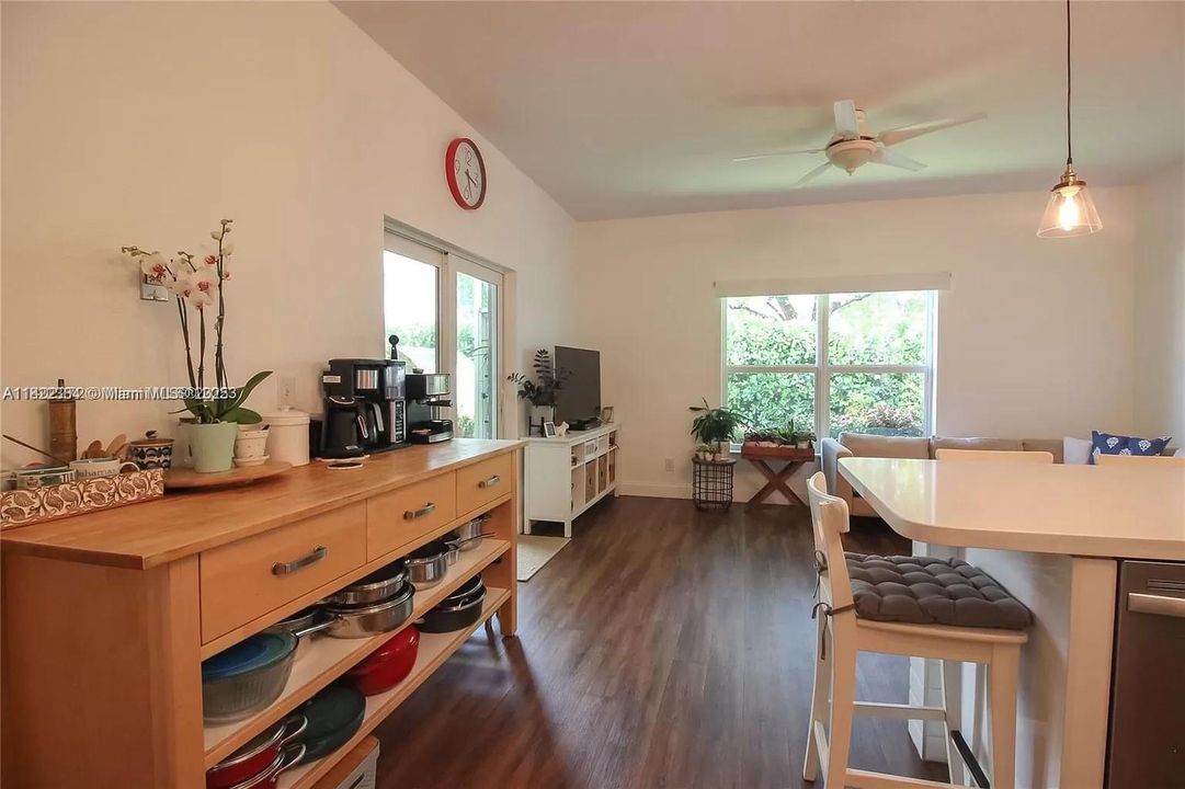 For Sale: $590,000 (4 beds, 2 baths, 1952 Square Feet)