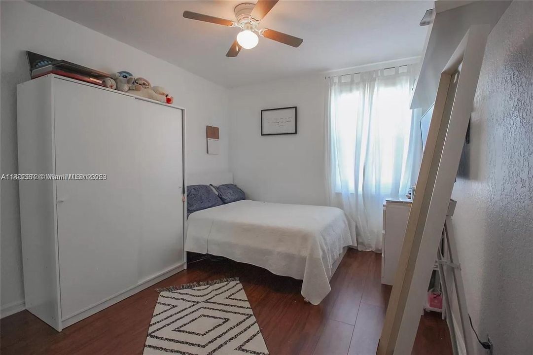 For Sale: $590,000 (4 beds, 2 baths, 1952 Square Feet)