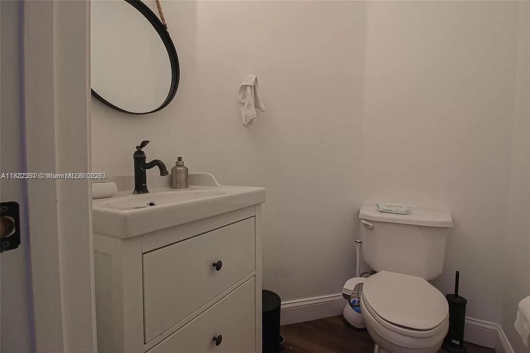 For Sale: $590,000 (4 beds, 2 baths, 1952 Square Feet)