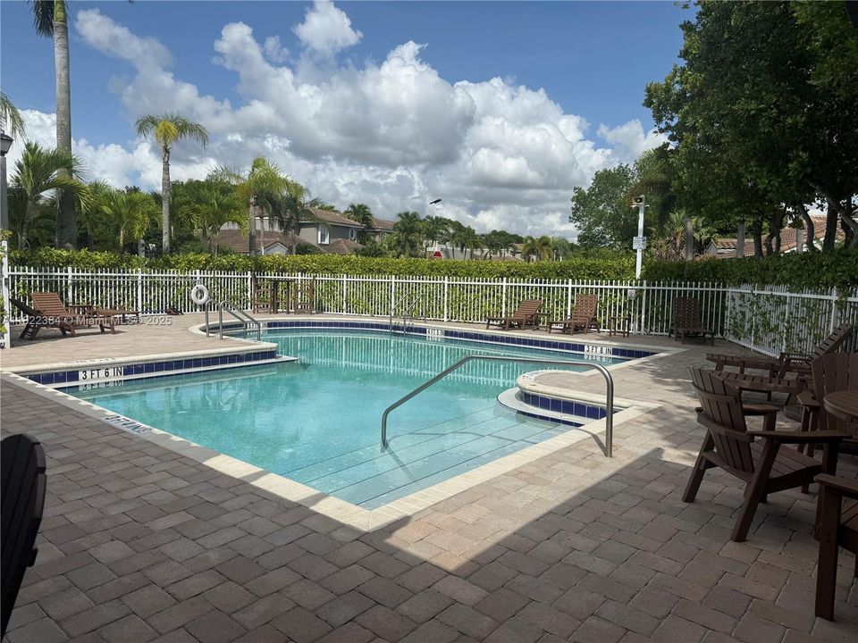 For Sale: $590,000 (4 beds, 2 baths, 1952 Square Feet)