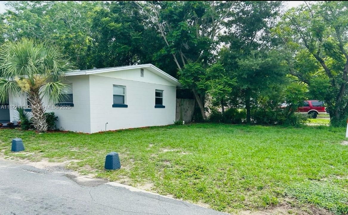 Recently Rented: $1,300 (2 beds, 1 baths, 0 Square Feet)