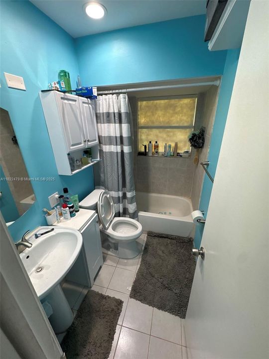 Recently Sold: $344,900 (2 beds, 1 baths, 936 Square Feet)